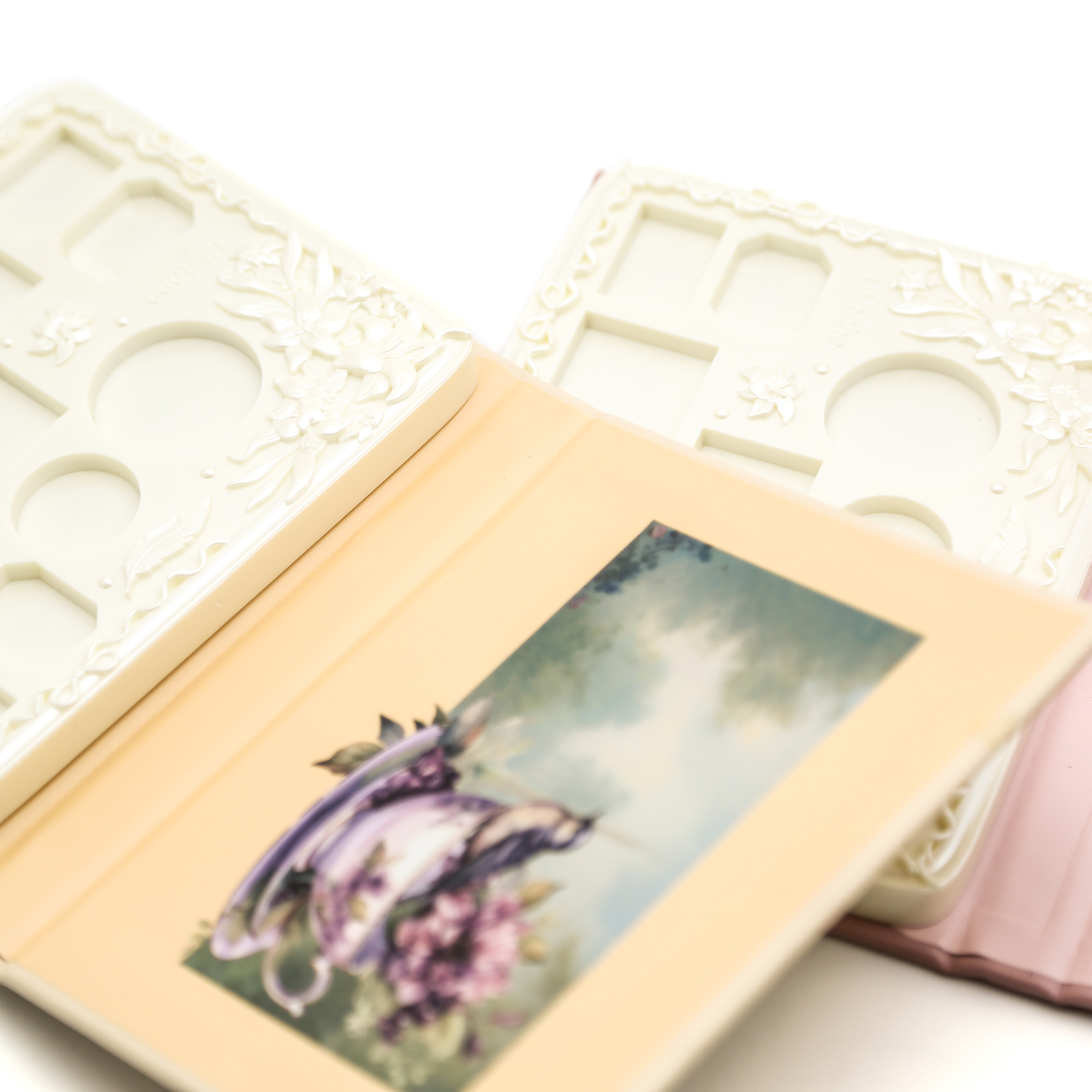 12 color Wholesale High Quality Eyeshadow Cosmetics Plastic Palettes New Design Custom Your Own Brand