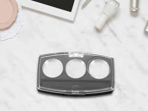 Empty plastic eyeshadow palette4.jpg