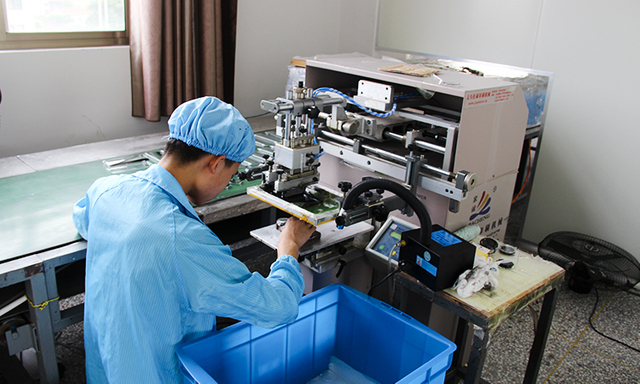 6. Plastic box - silk screen printing