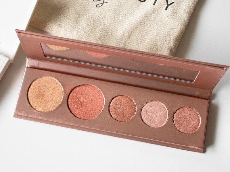 How Welkin Queen Ensures High Quality in Mass Production of Empty Eyeshadow Palettes？