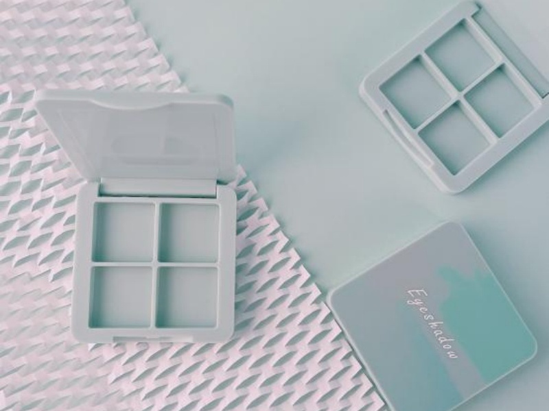 How To Customize The Appearance of An Empty Plastic Eyeshadow Palette To Match The Brand Image?