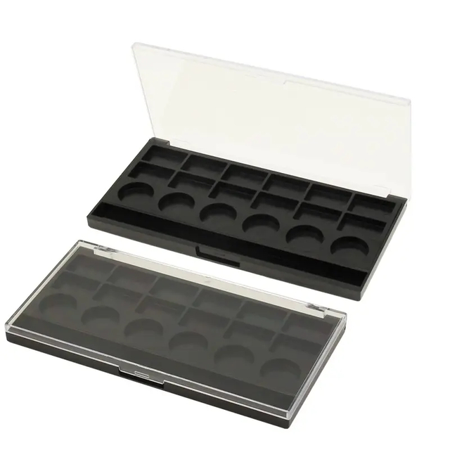 Wholesale 18 Color Pigmented Eyeshadow Palette Silk Printing Logo Custom Luxury Eyeshadow Palette Empty