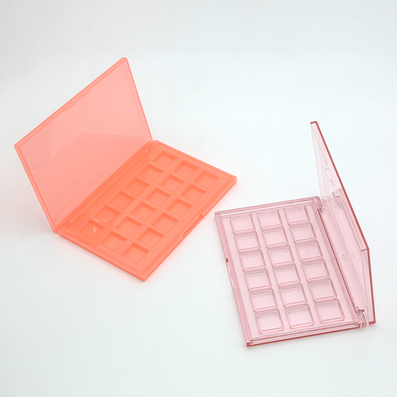 Women Cosmetics 18 Colors High Quality Wholesale Cosmetics Makeup Products Private Label Custom Eyeshadow Palette