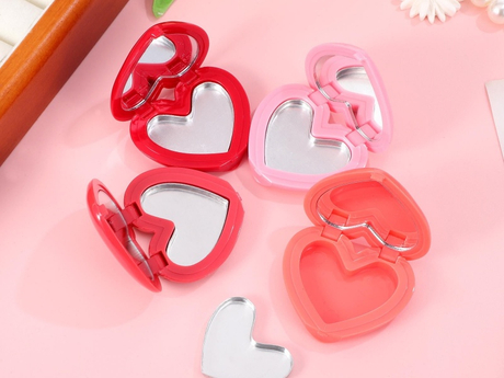 Empty plastic eyeshadow palette16.jpg