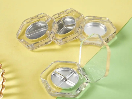 Empty plastic eyeshadow palette11.jpg